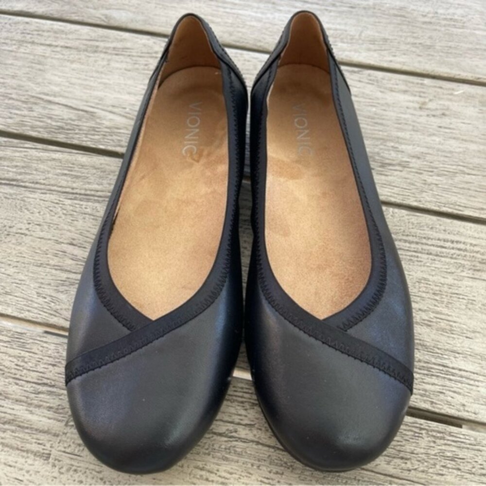 Vionic Carroll Black Leather Ballet Flats Womens